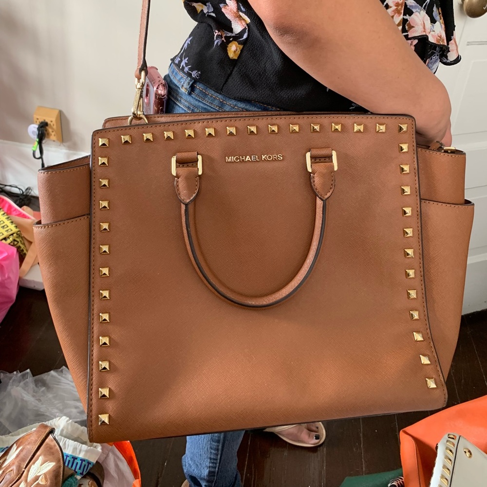 Michael Kors XL studded Selma!